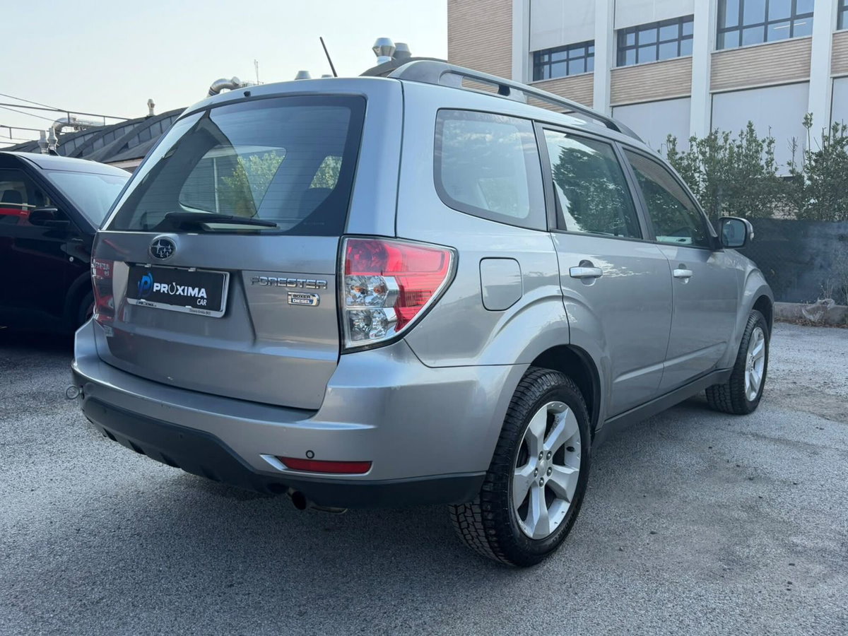 Subaru Outback 2.0D Trend (6)
