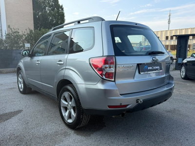 Subaru Outback 2.0D Trend (8)