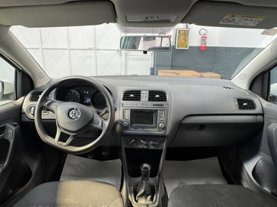 Volkswagen Polo 1.0 MPI 5p. Trendline (11)
