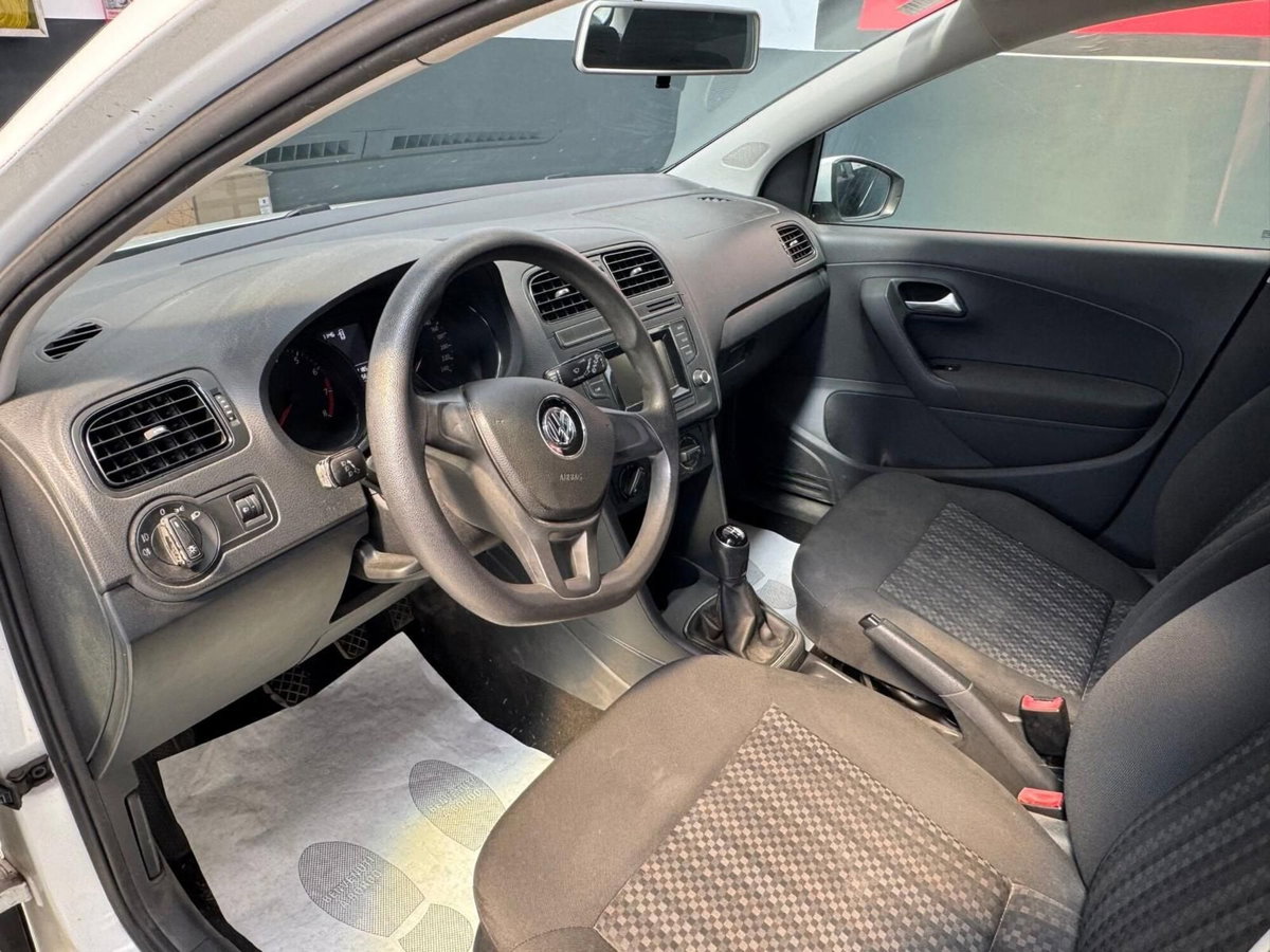 Volkswagen Polo 1.0 MPI 5p. Trendline (12)