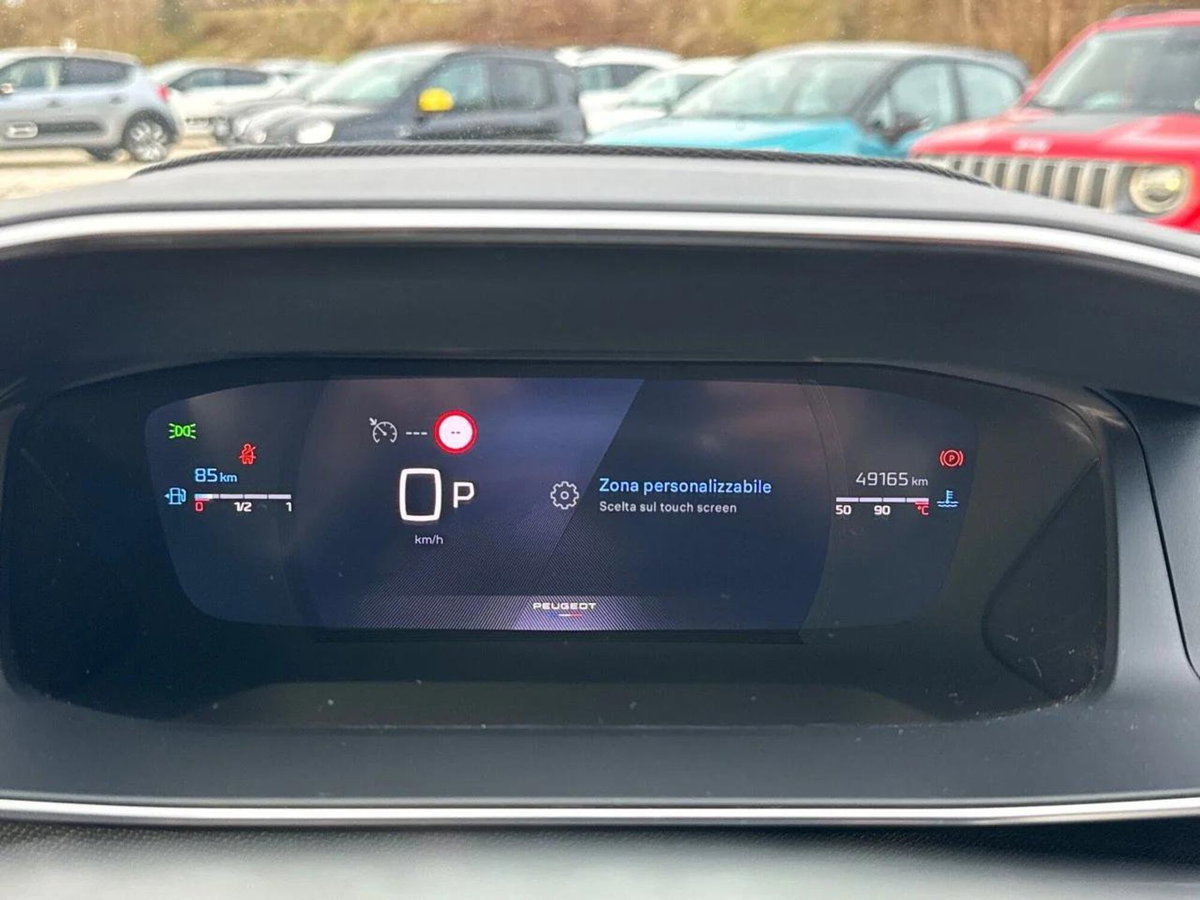 Peugeot 2008 motore elettrico 136 CV GT Pack (14)