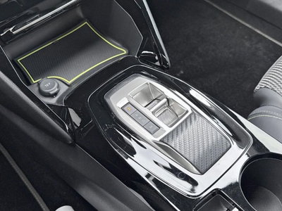 Peugeot 2008 motore elettrico 136 CV GT Pack (20)