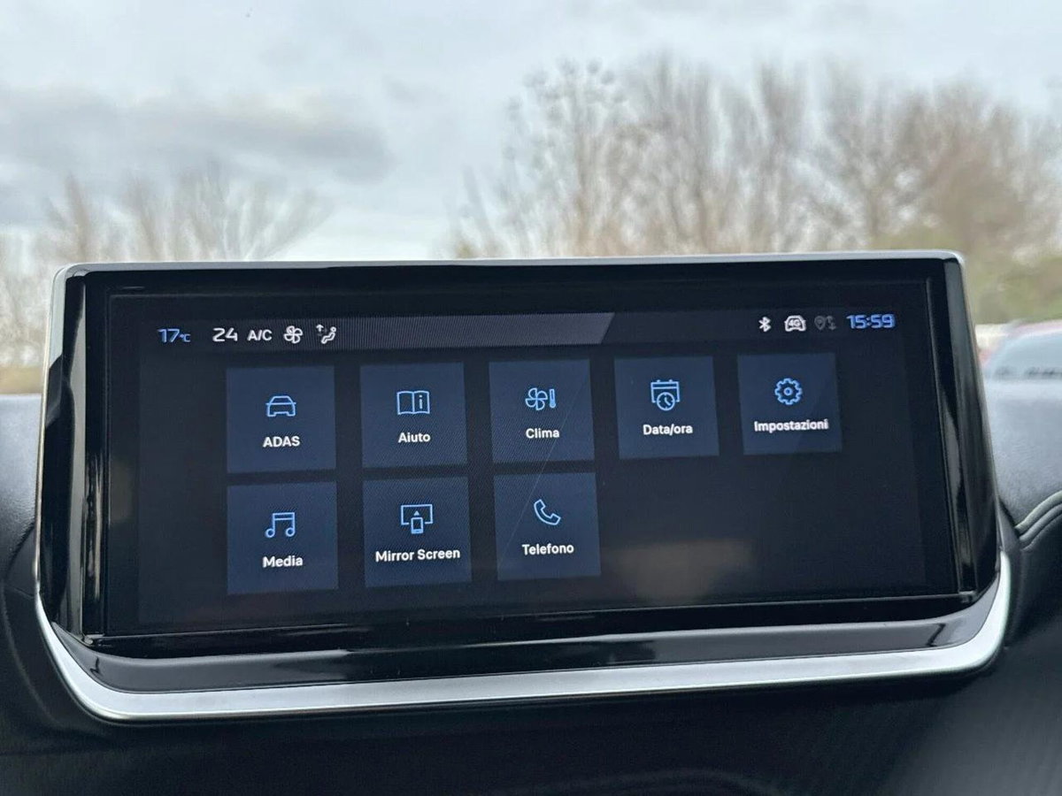 Peugeot 2008 motore elettrico 136 CV GT Pack (9)