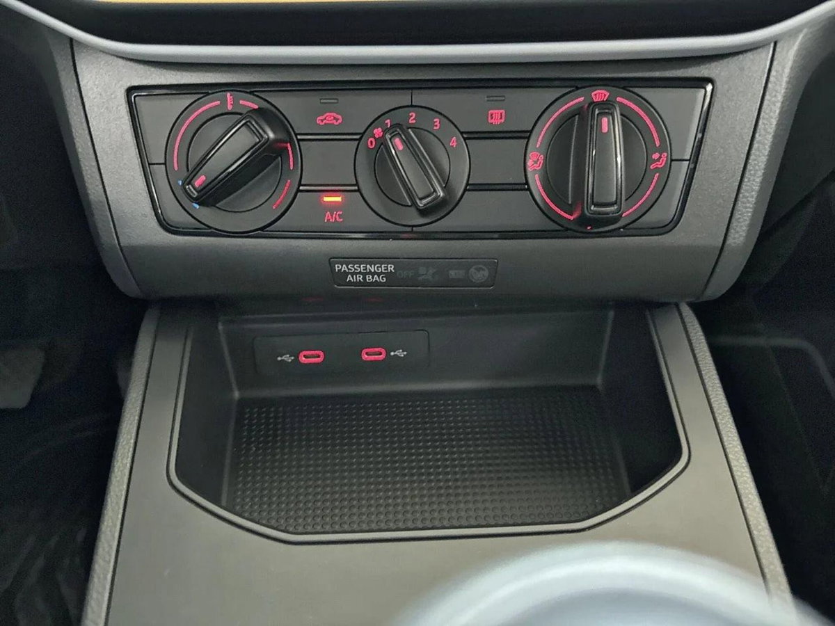 SEAT Arona 1.0 EcoTSI Reference (14)