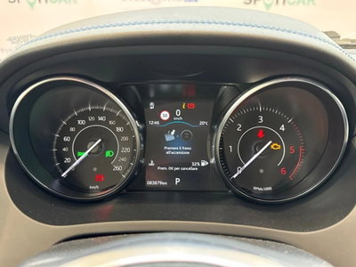 Jaguar E-Pace 2.0D 150 CV AWD (15)