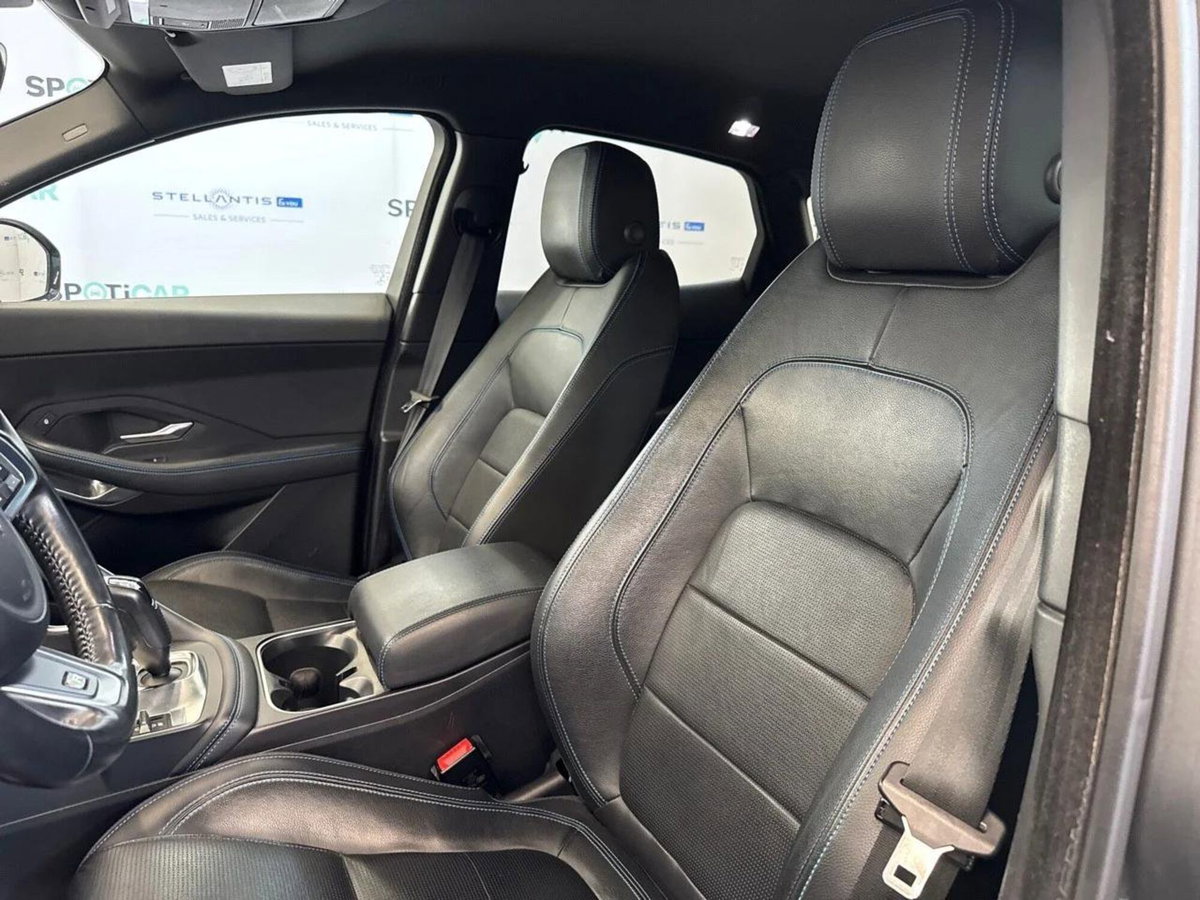 Jaguar E-Pace 2.0D 150 CV AWD (18)