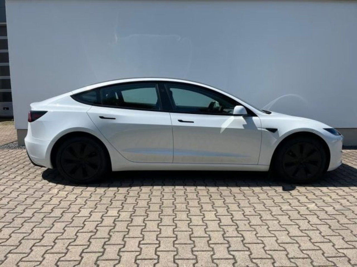 Tesla Model 3 Model 3 Long Range Dual Motor AWD (2)