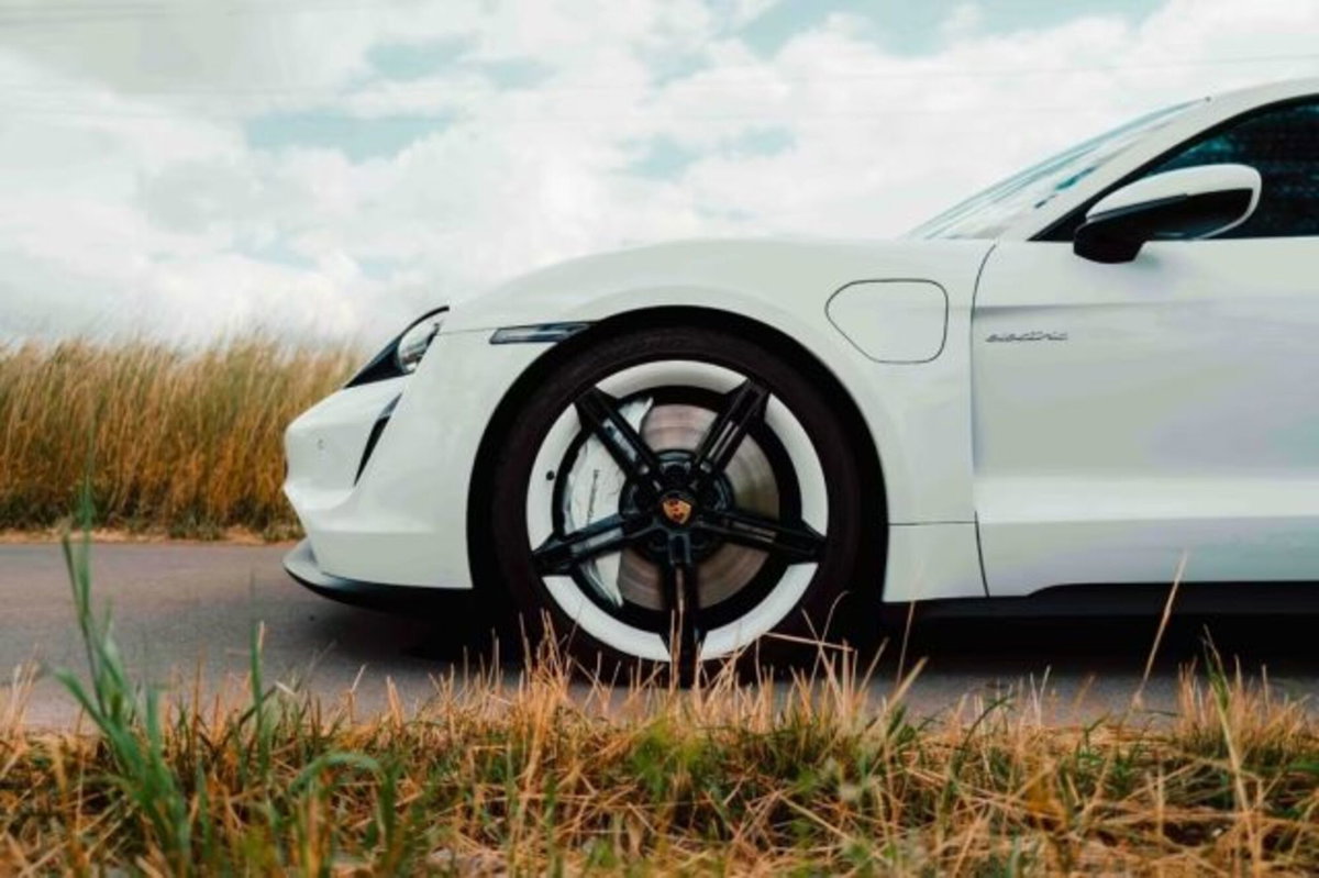 Porsche Taycan 4S (11)