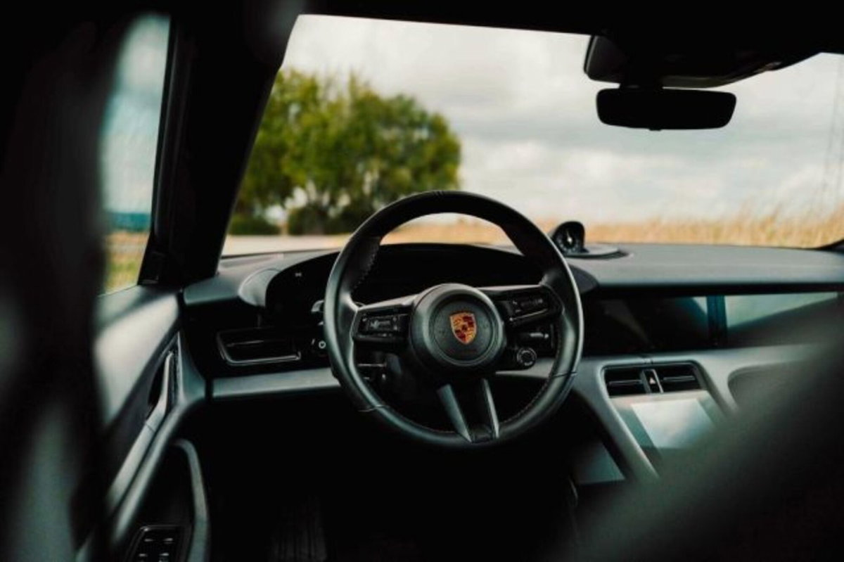 Porsche Taycan 4S (13)
