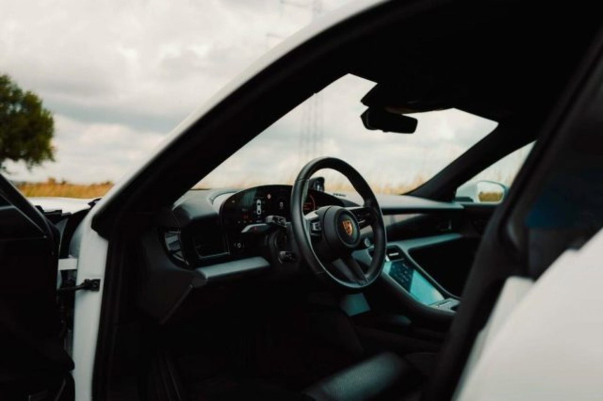 Porsche Taycan 4S (14)