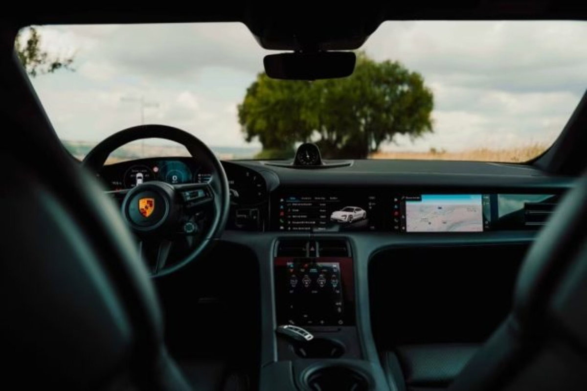 Porsche Taycan 4S (15)
