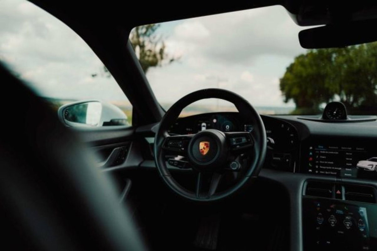 Porsche Taycan 4S (16)