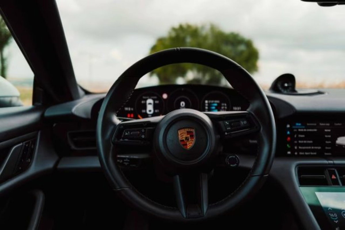 Porsche Taycan 4S (17)