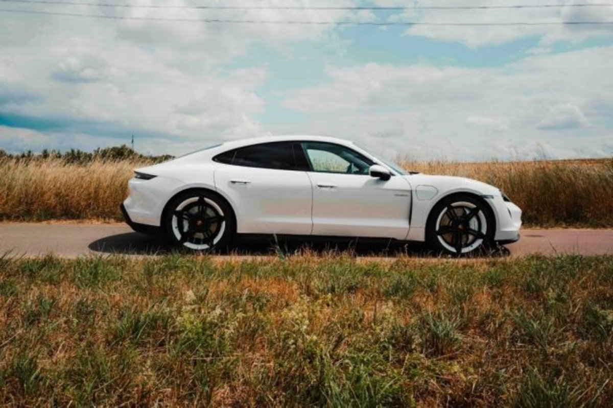 Porsche Taycan 4S (3)