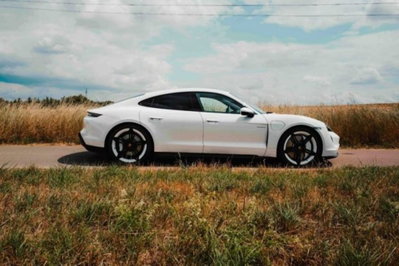 Porsche Taycan 4S (3)