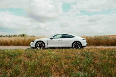 Porsche Taycan 4S (4)
