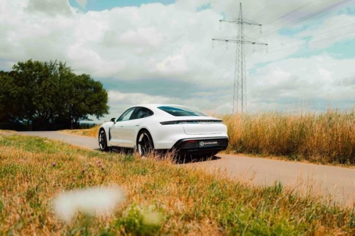 Porsche Taycan 4S (5)