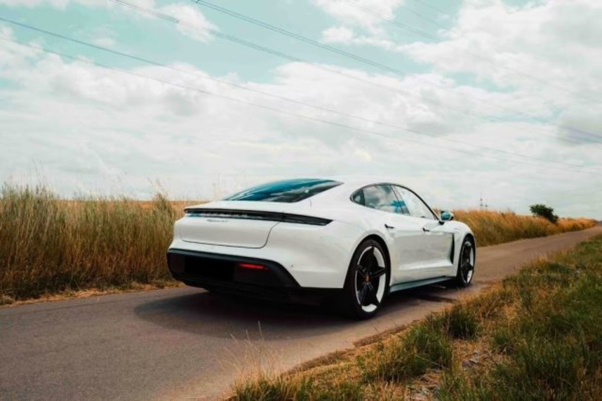 Porsche Taycan 4S (6)