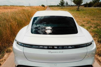 Porsche Taycan 4S (9)