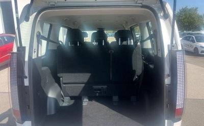 Hyundai Staria 1.6 hev 2wd auto (11)