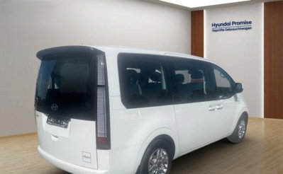 Hyundai Staria 1.6 hev 2wd auto (2)