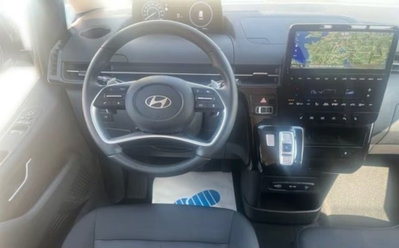 Hyundai Staria 1.6 hev 2wd auto (9)