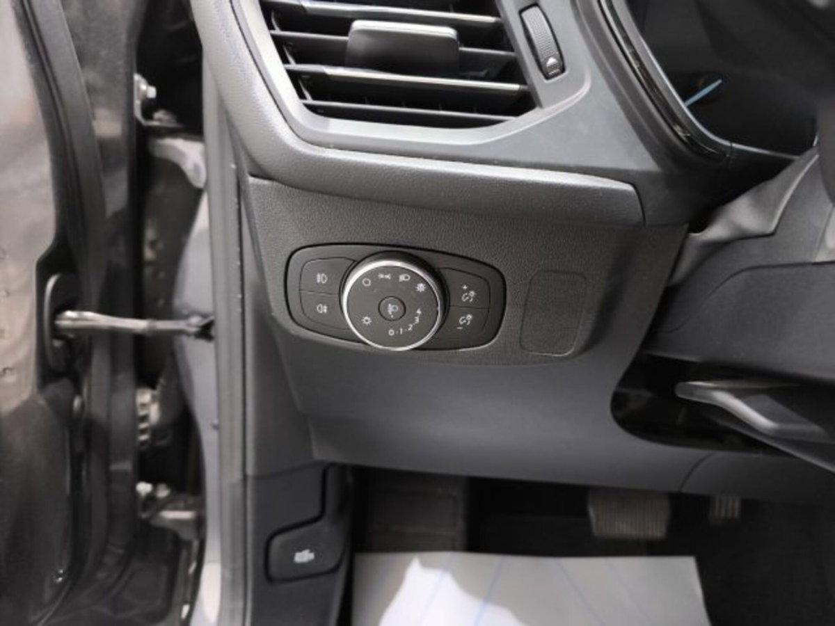 Ford Focus Station Wagon 1.0 EcoBoost Hybrid 125 CV Powershift SW ST-Line X (11)