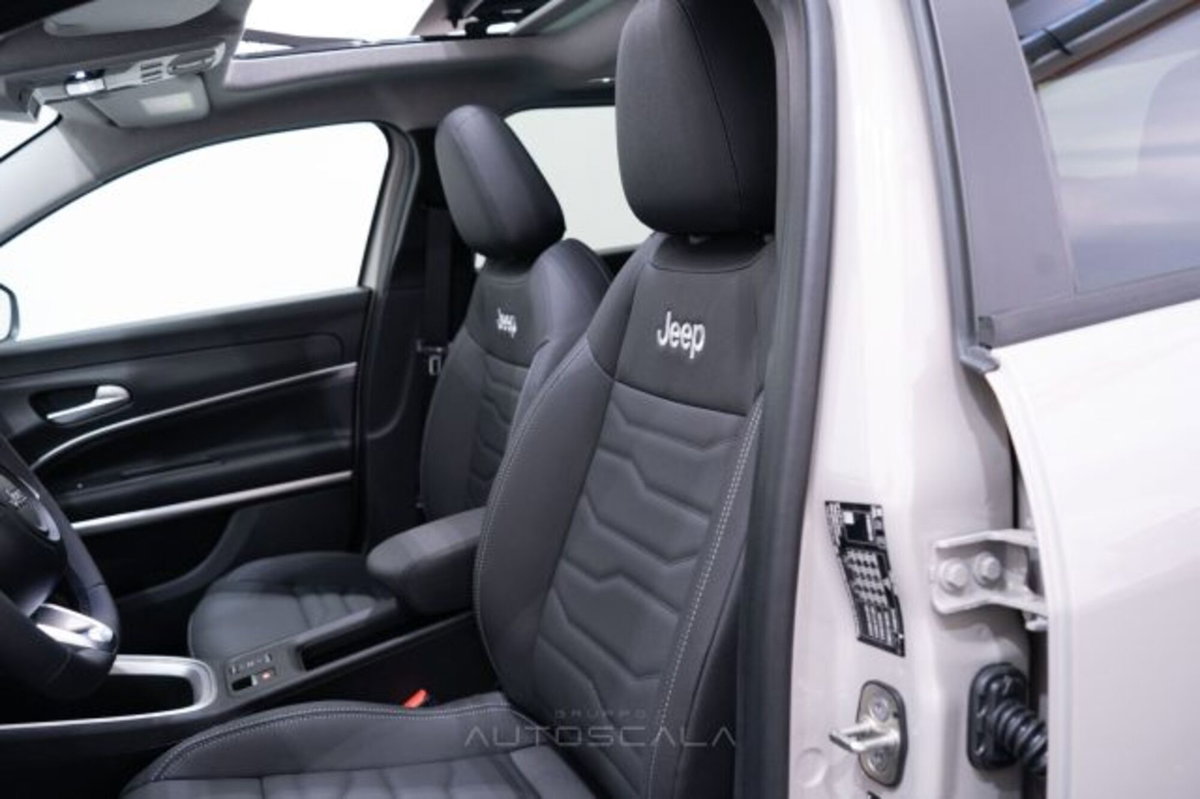Jeep Avenger 1.2 turbo e-hybrid mhev Summit fwd 110cv edct6 (11)