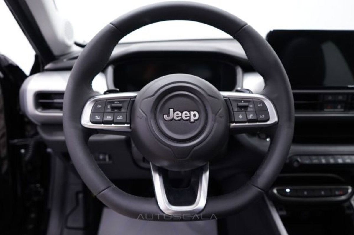 Jeep Avenger 1.2 turbo e-hybrid mhev Summit fwd 110cv edct6 (12)