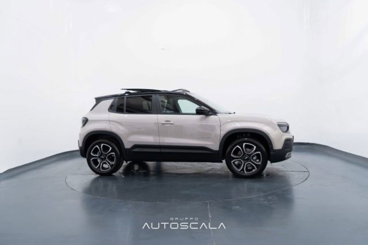 Jeep Avenger 1.2 turbo e-hybrid mhev Summit fwd 110cv edct6 (7)