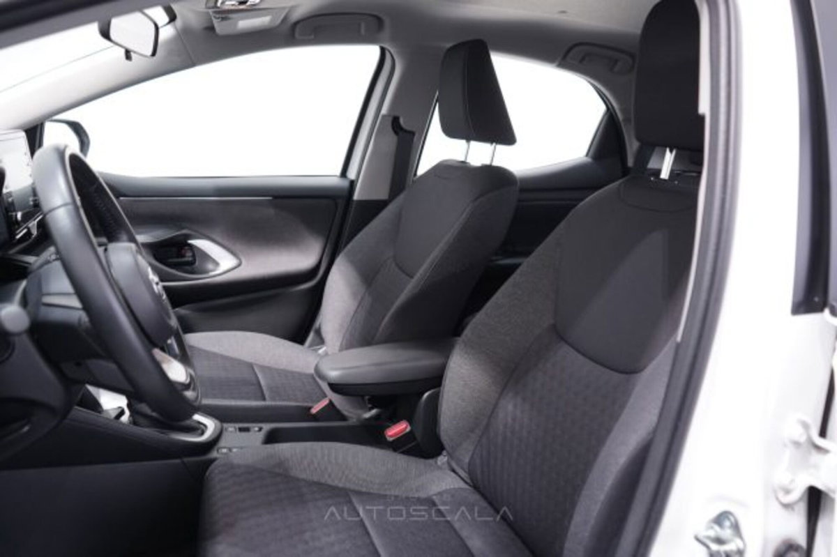 Toyota Yaris Cross 1.5 Hybrid 5p. E-CVT Premiere (11)
