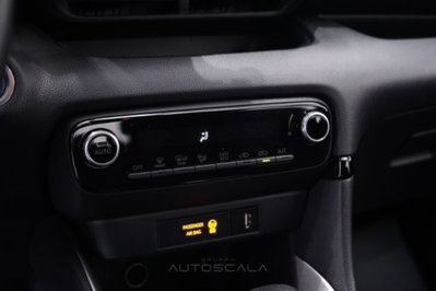 Toyota Yaris Cross 1.5 Hybrid 5p. E-CVT Premiere (15)
