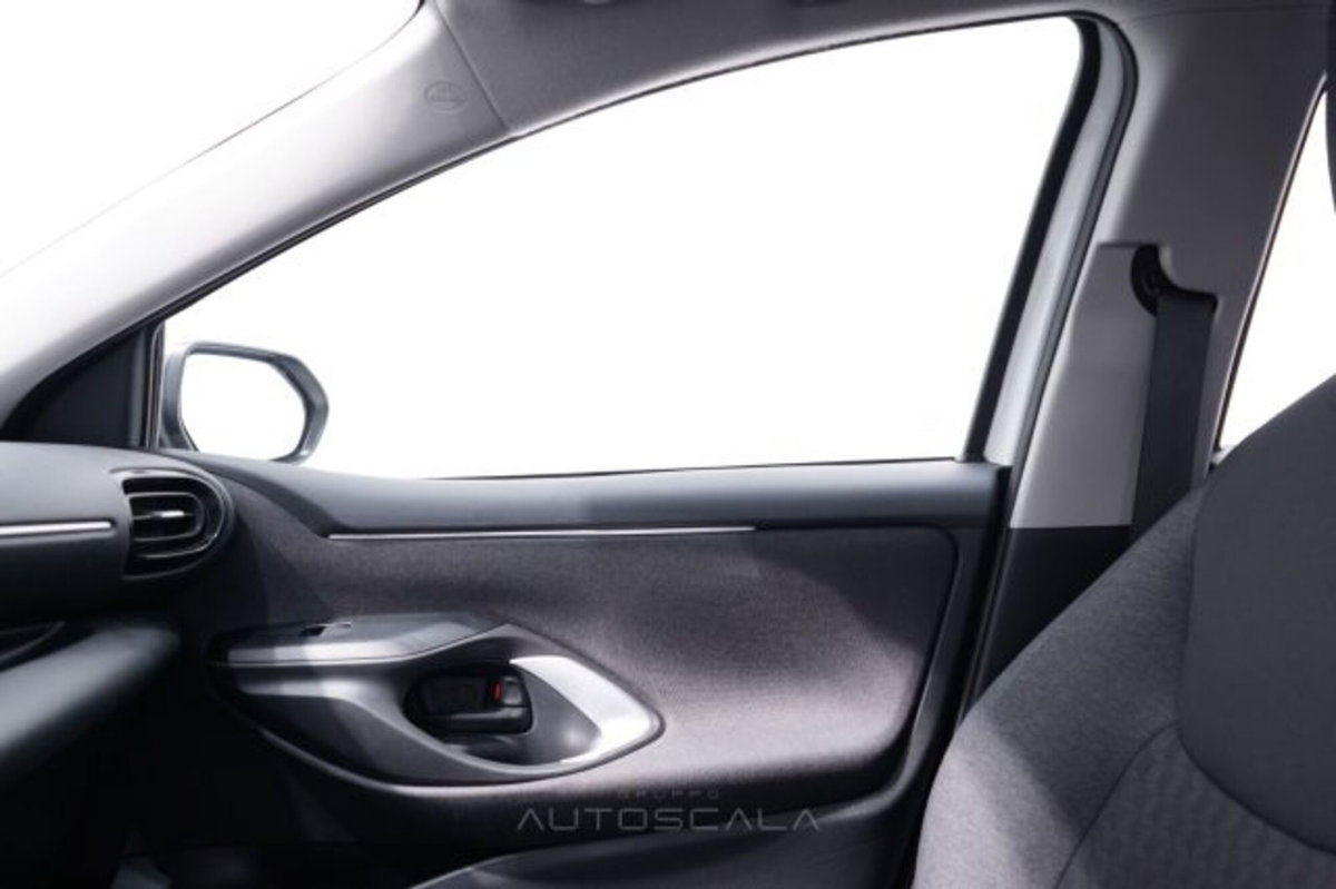 Toyota Yaris Cross 1.5 Hybrid 5p. E-CVT Premiere (19)