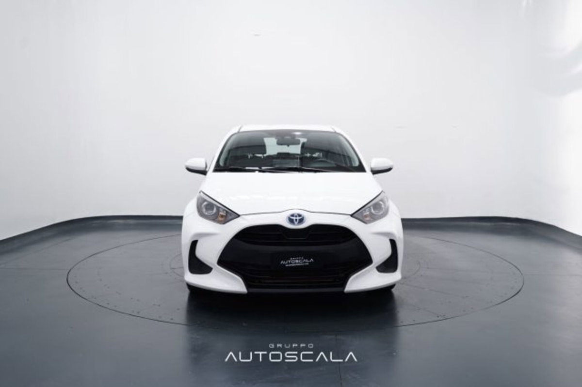 Toyota Yaris Cross 1.5 Hybrid 5p. E-CVT Premiere (2)