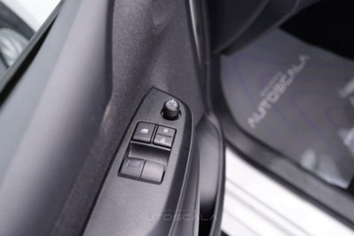 Toyota Yaris Cross 1.5 Hybrid 5p. E-CVT Premiere (10)