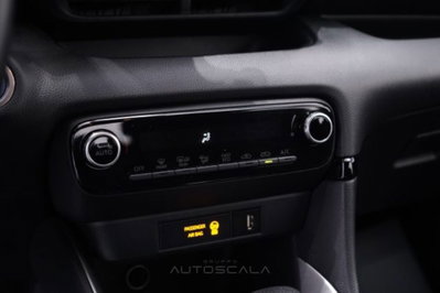 Toyota Yaris Cross 1.5 Hybrid 5p. E-CVT Premiere (15)
