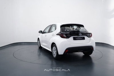 Toyota Yaris Cross 1.5 Hybrid 5p. E-CVT Premiere (4)