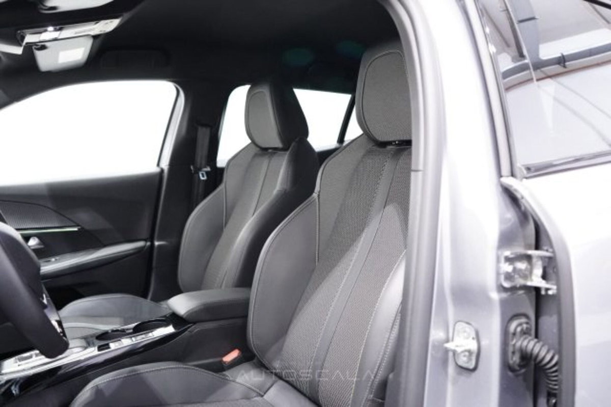 Peugeot 2008 1.2 puretech GT s&s 130cv eat8 (12)
