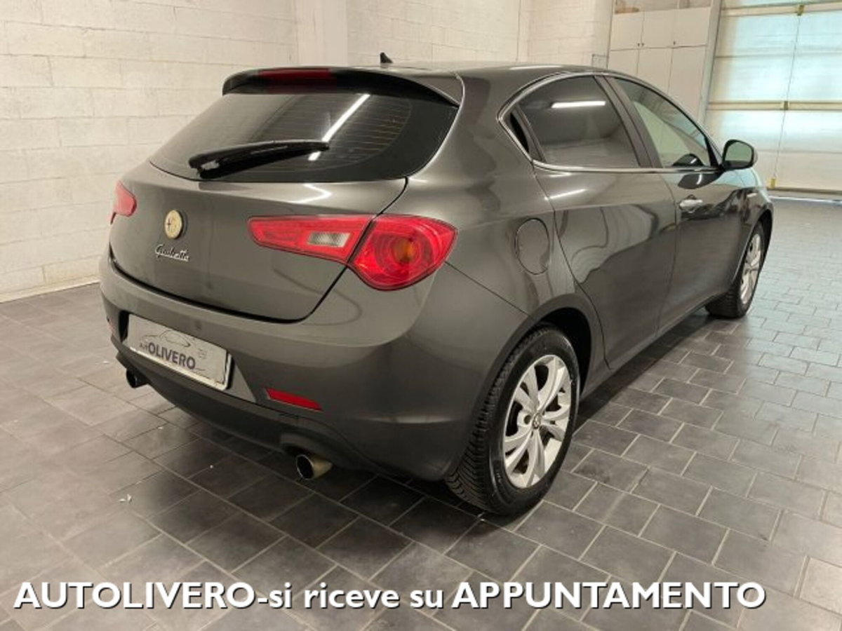 Alfa Romeo Giulietta 2.0 JTDm-2 Distinctive 170cv (4)