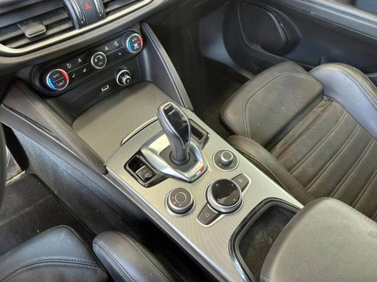 Alfa Romeo Stelvio Stelvio 2.2 Turbodiesel 210 CV AT8 Q4 Veloce (16)
