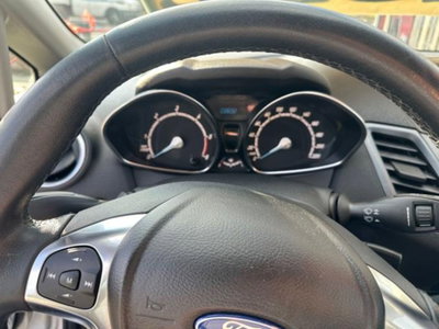 Ford Fiesta 1.5 TDCi 75CV 5 porte (16)