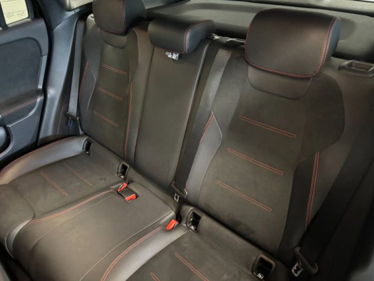 Mercedes-Benz GLA SUV 180 d AMG Line Premium Plus auto (17)