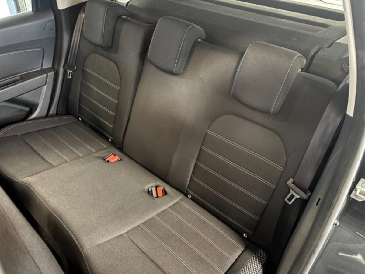 Dacia Duster 1.6 SCe GPL 4x2 Prestige (15)