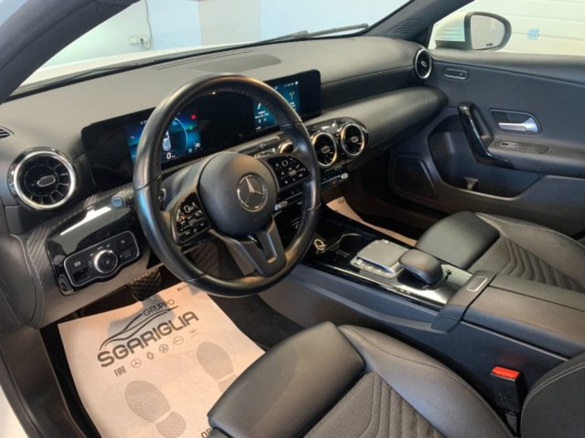 Mercedes-Benz Classe A Sedan 180 d 4p. Sport (11)