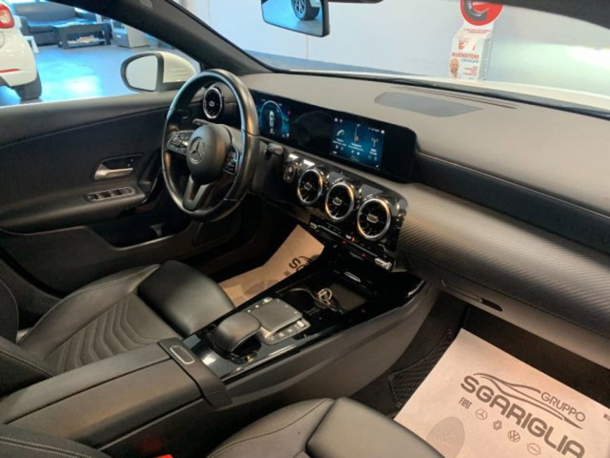Mercedes-Benz Classe A Sedan 180 d 4p. Sport (12)