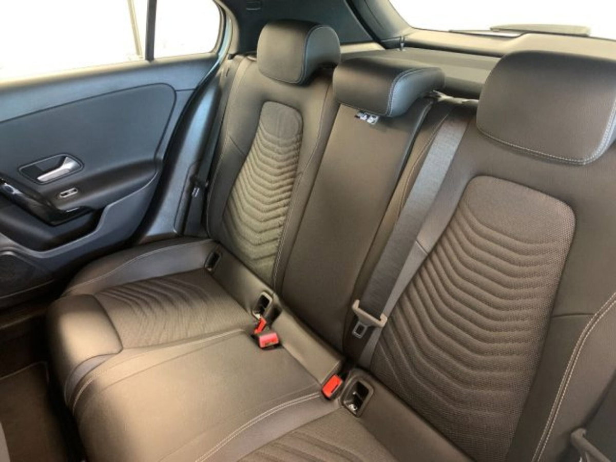 Mercedes-Benz Classe A Sedan 180 d 4p. Sport (14)