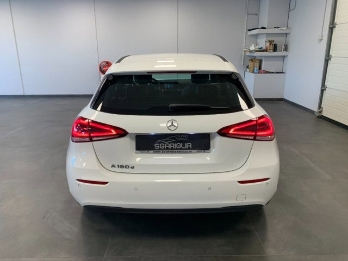 Mercedes-Benz Classe A Sedan 180 d 4p. Sport (5)