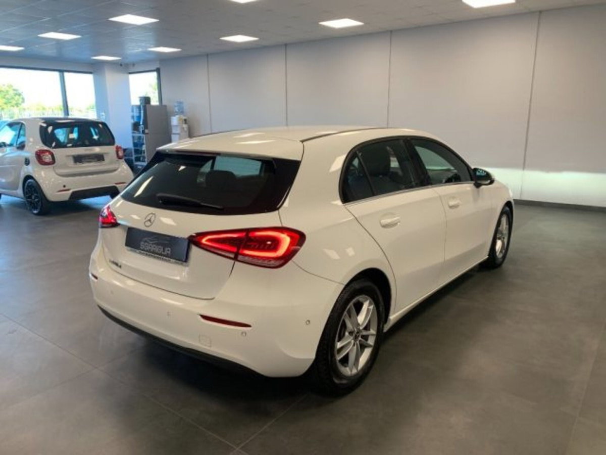 Mercedes-Benz Classe A Sedan 180 d 4p. Sport (6)