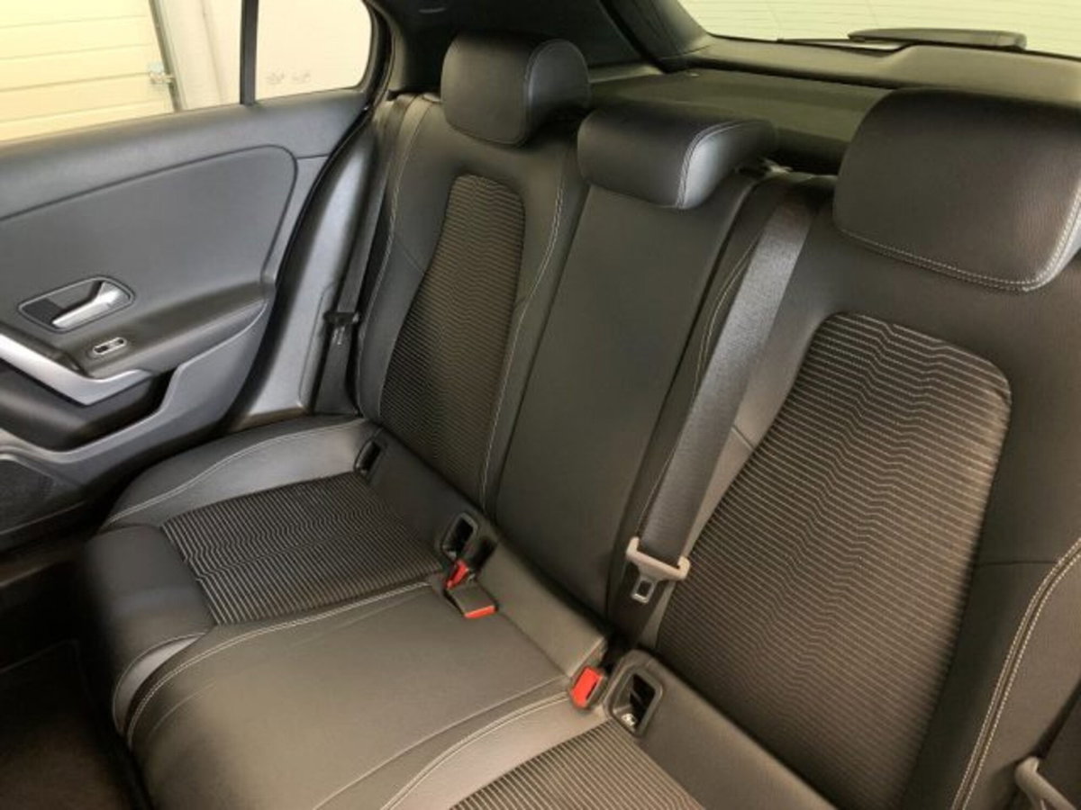 Mercedes-Benz Classe A 180 d AMG Line Premium Plus auto (15)