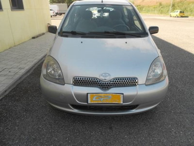 Toyota Yaris 1.0 3 porte Now (2)